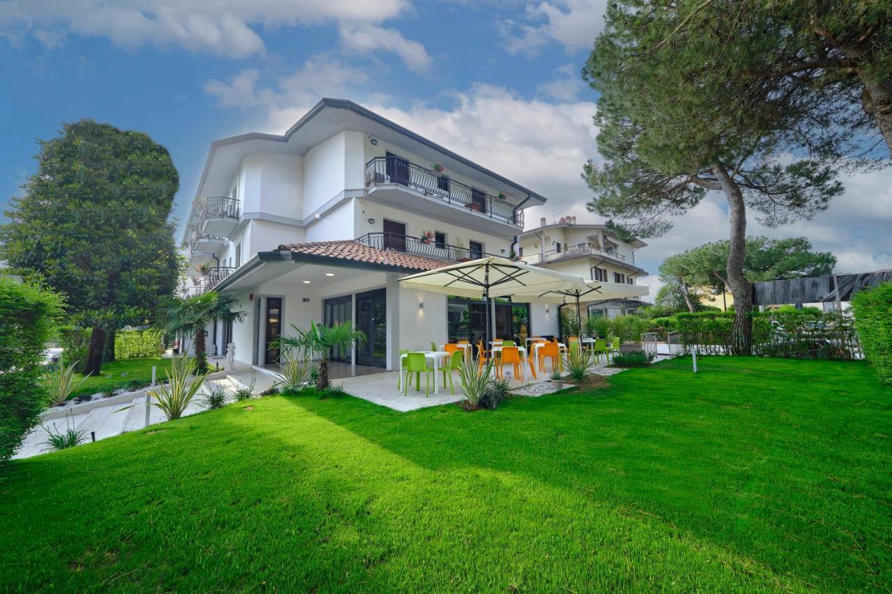 Hotel Vittoria Sirmione Luaran gambar